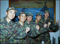 30024ea4aad3e46d52a39dec19300549_1538952706_8954.jpg 2004년 12월 15일 내가 한일
