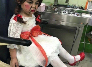 할로윈데이 치과에 간 꼬마